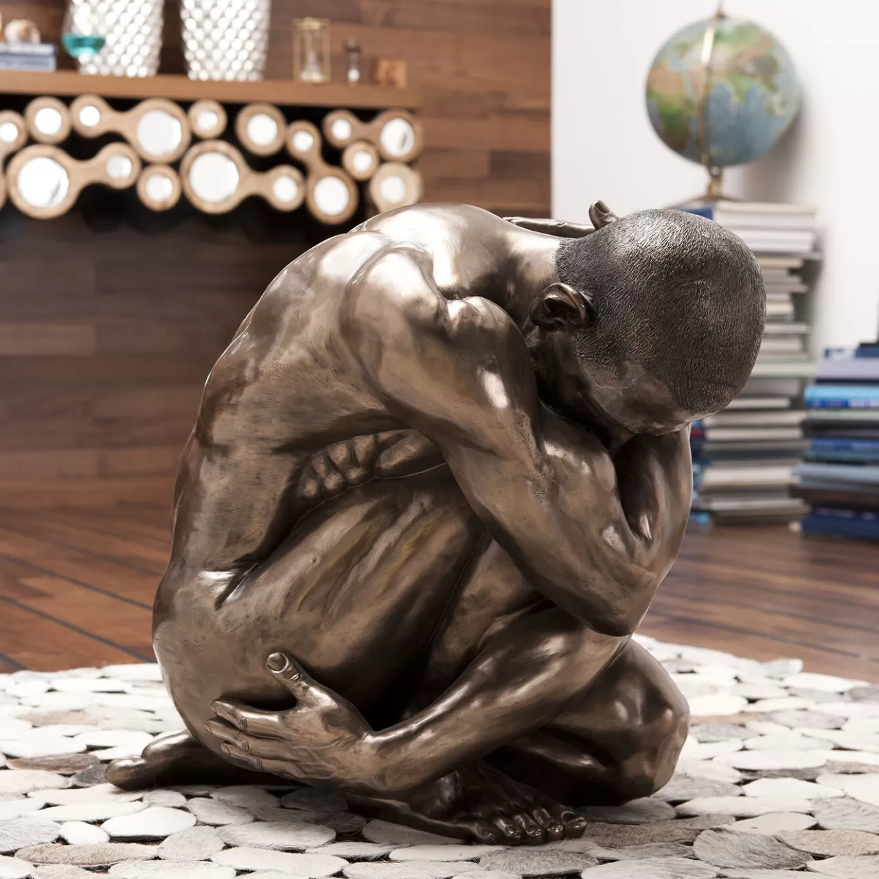 Figurine Décorative Nude Man Hug Bronze 54Cm*KARE Design Shop